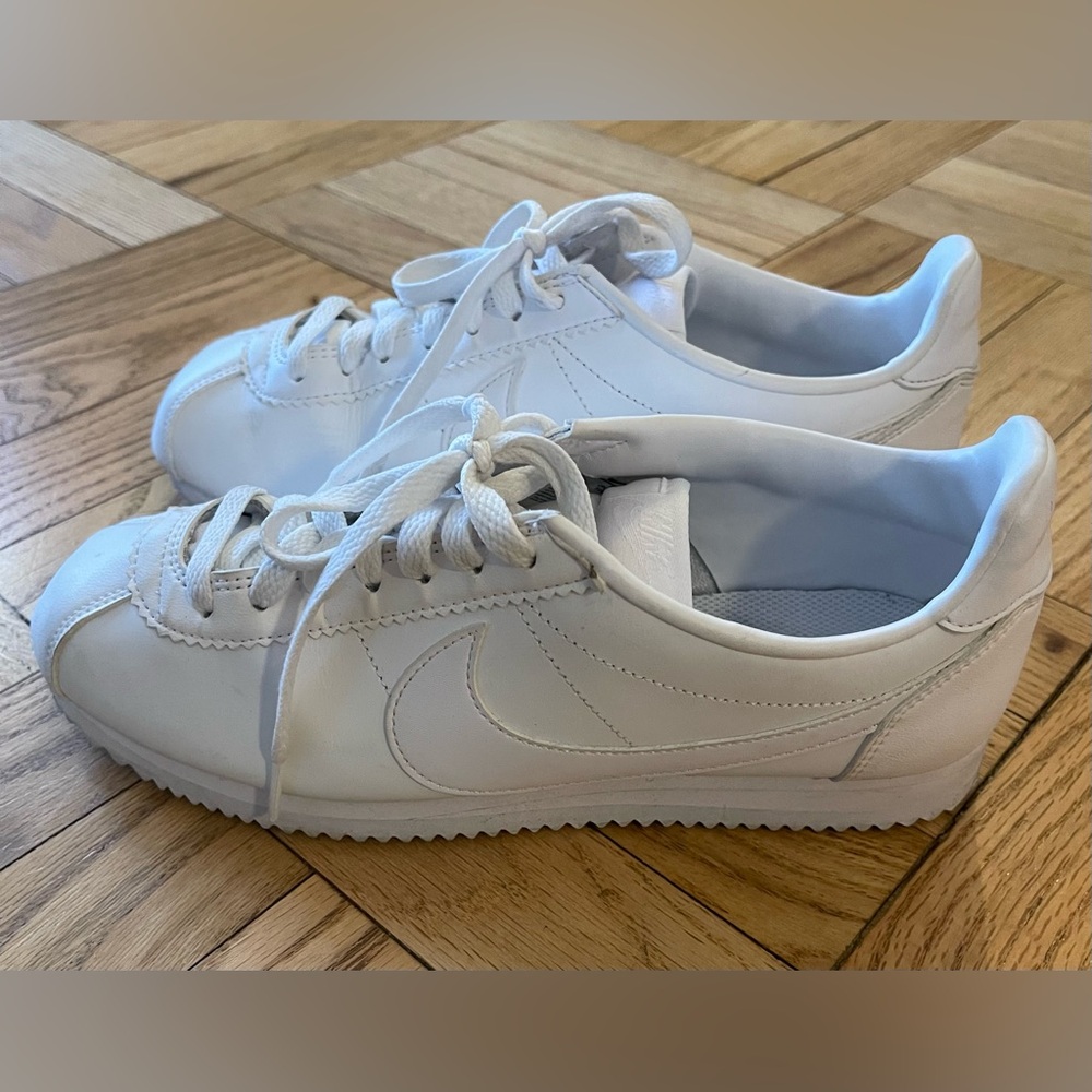 Nike Cortez women 8.5, good condition